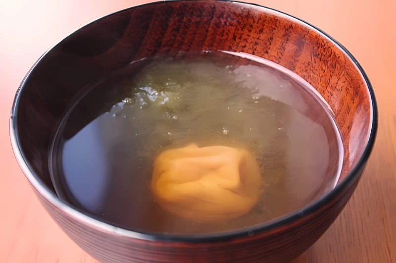 とろろこんぶの吸い物