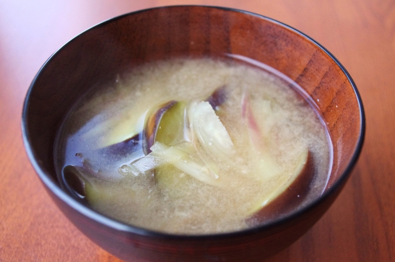 なすとみょうがのみそ汁