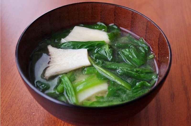 ほうれん草とエリンギのみそ汁