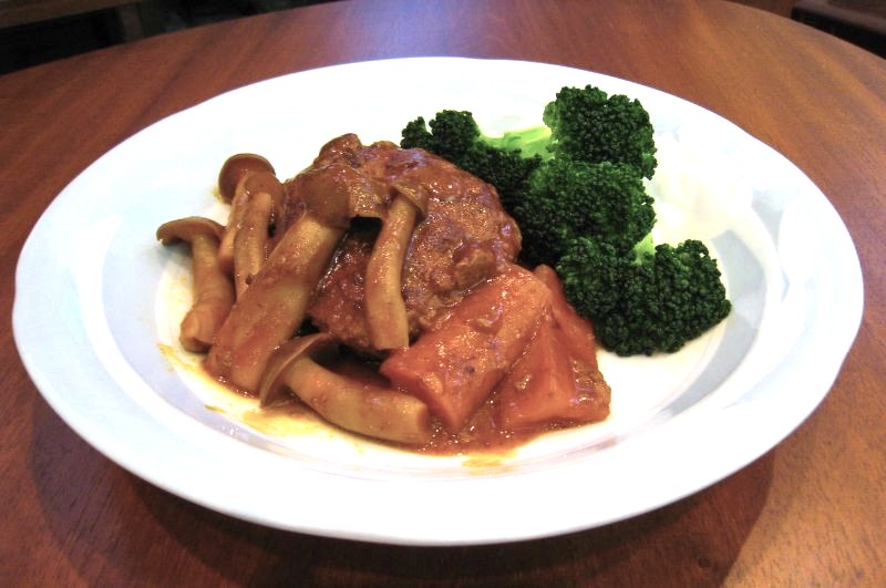 煮込みハンバーグ